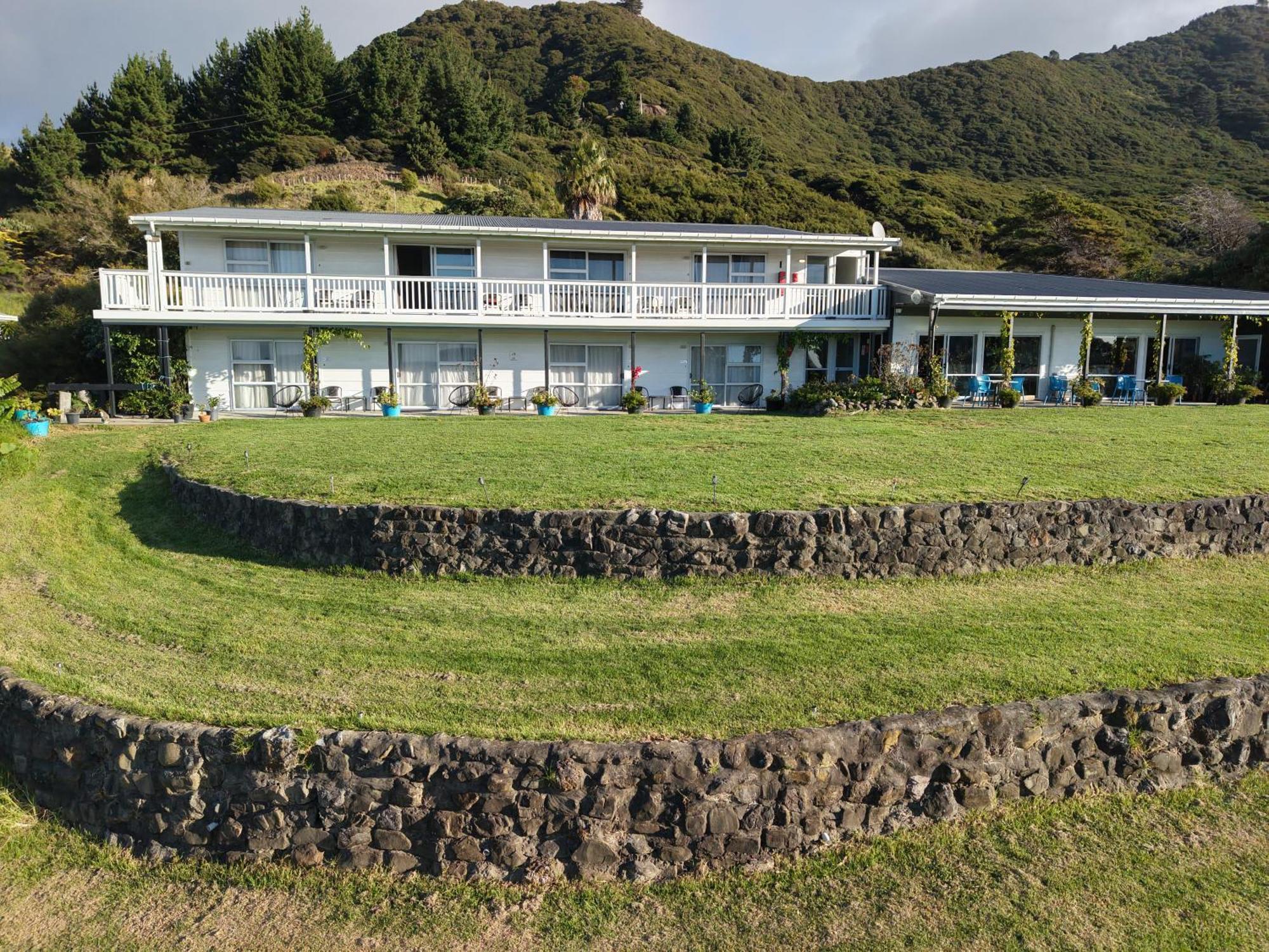 Lottin Point Motel Cape Runaway Extérieur photo